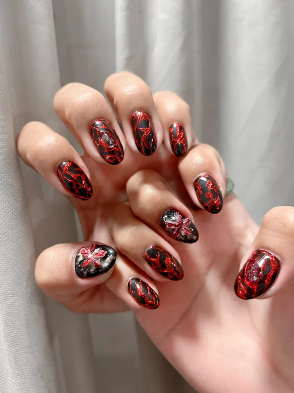 Nail art — gallery red gothic